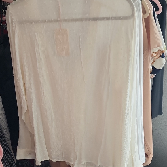 Entro Ivory Ruffle V-Neck Blouse - Picture 3 of 3